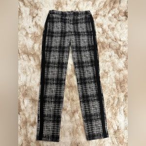 DKNY black and white pants size 2. Never worn.